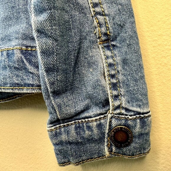 COTTONON Kids Hummingbird Jean Jacket Girls 6 Denim Embroidered Bee Cotton On - Picture 7 of 9